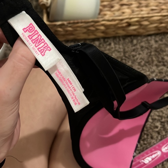DONATING SOON VS pink bra 34DD - Picture 2 of 2
